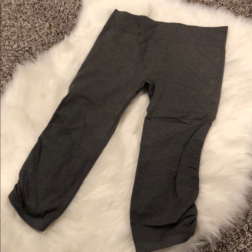 EUC ivivva seamless crop size 12